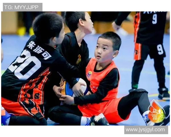 朱俊龙：从青涩少年到篮球明星的奋斗历程与成长故事